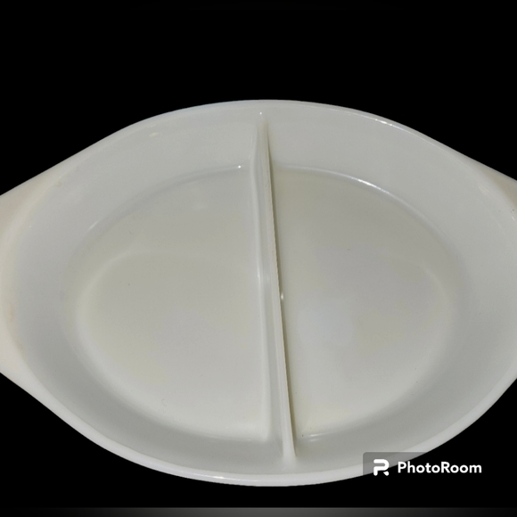 Pyrex Royal Wheat Divided Casserole Dish - Picture 3 of 10